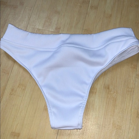 White bikini bottom - Picture 3 of 3